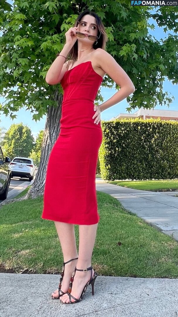 Laura Marano / lauramarano Nud OnlyFans  Fotografie scursă #61
