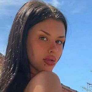 laurawaifuu