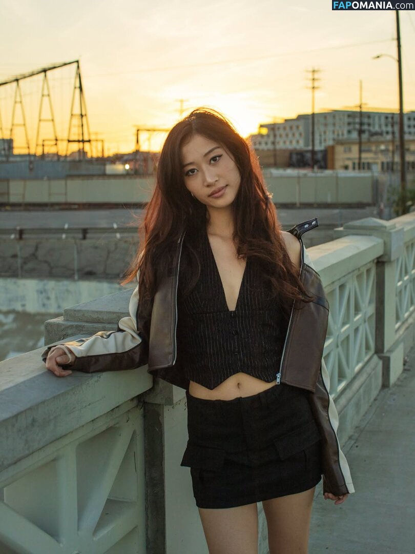 Famous Asian tiktoker / Leenda Dong / leendadong / leendaphotodumps Nud OnlyFans  Fotografie scursă #1