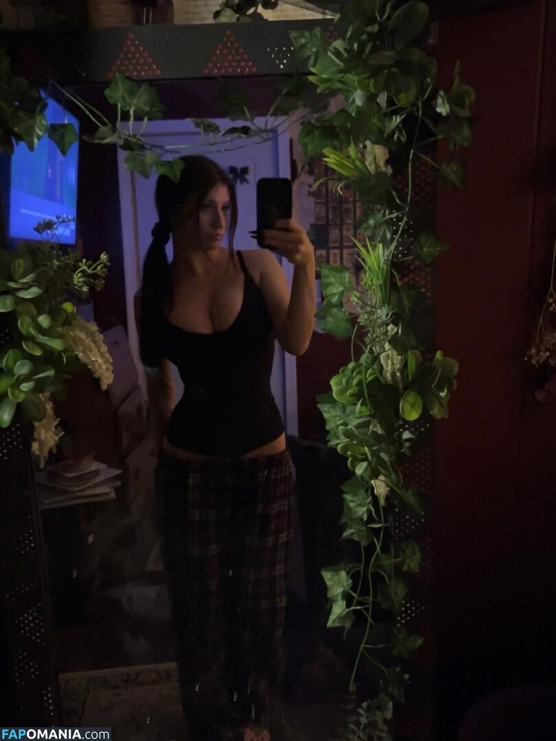 Lil Vampy / lil.vamppyy / lil_vampy Nud OnlyFans  Fotografie scursă #1
