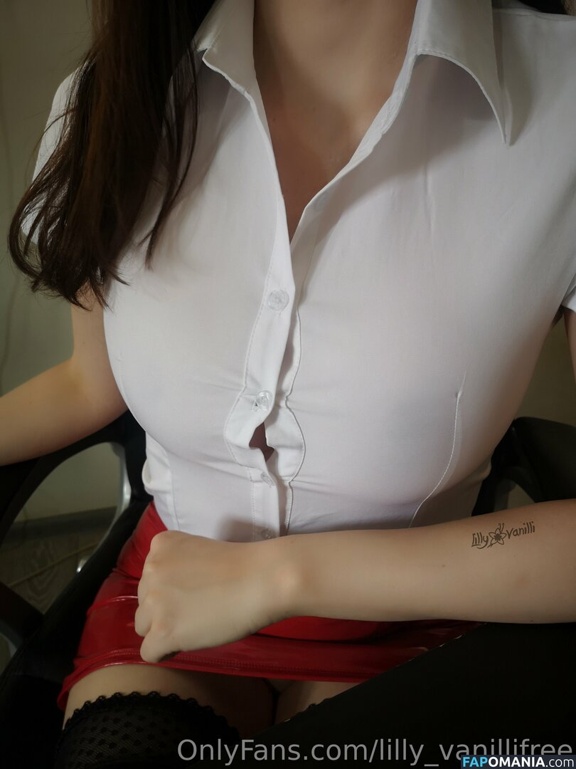 __luvyl / lilly_vanillifree Nud OnlyFans  Fotografie scursă #2