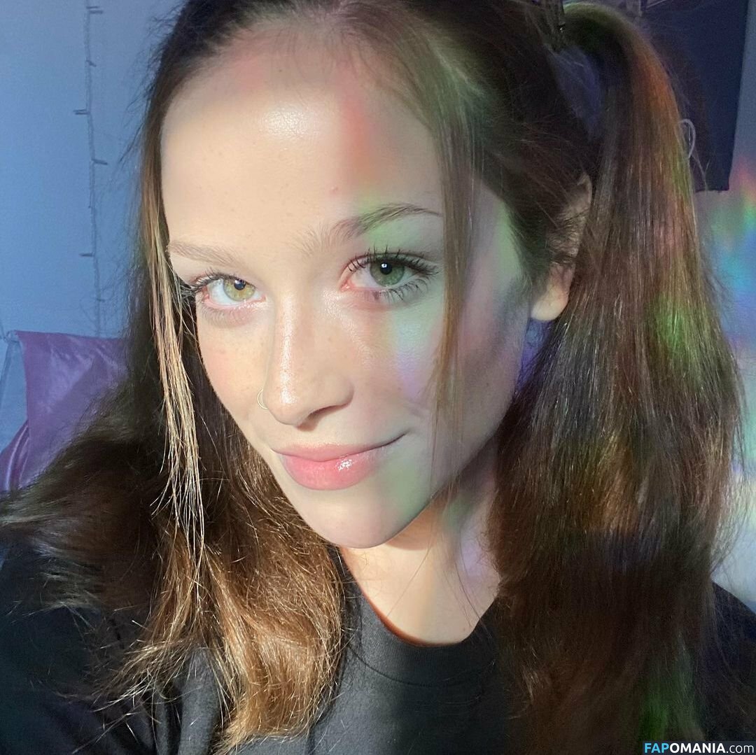 lilly_spunk / lillyspunk / outer.space.fairy Nud OnlyFans  Fotografie scursă #5