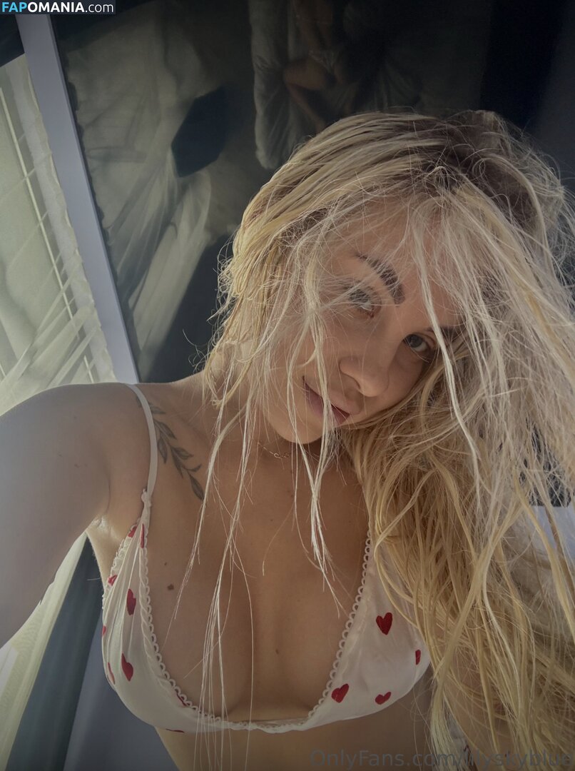 lilyskyblue / lizzkiax / lizzkyiax / user631104661652 Nud OnlyFans  Fotografie scursă #22
