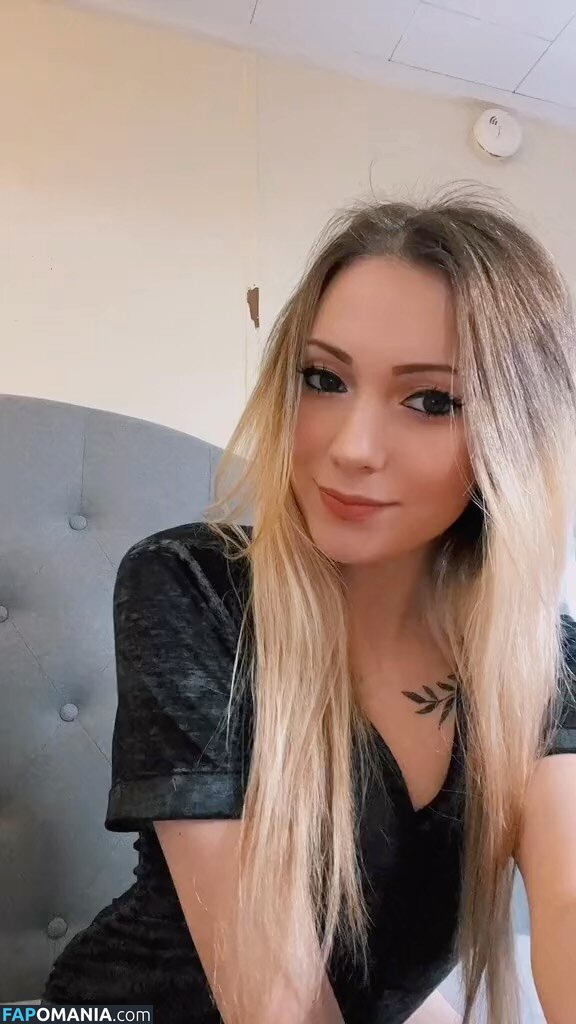 Little Momma / Littleemommaa21 / littlee.mommaa23 / littleemommaa23 Nud OnlyFans  Fotografie scursă #9