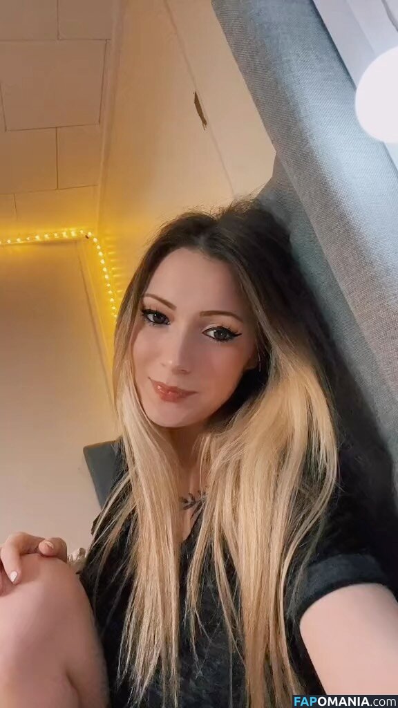 Little Momma / Littleemommaa21 / littlee.mommaa23 / littleemommaa23 Nud OnlyFans  Fotografie scursă #11