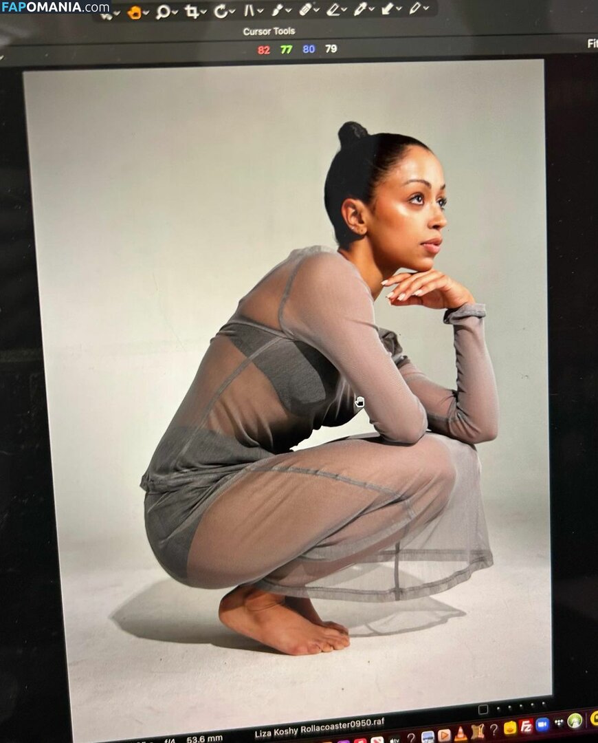 Liza Koshy / lizakoshy Nud OnlyFans  Fotografie scursă #5