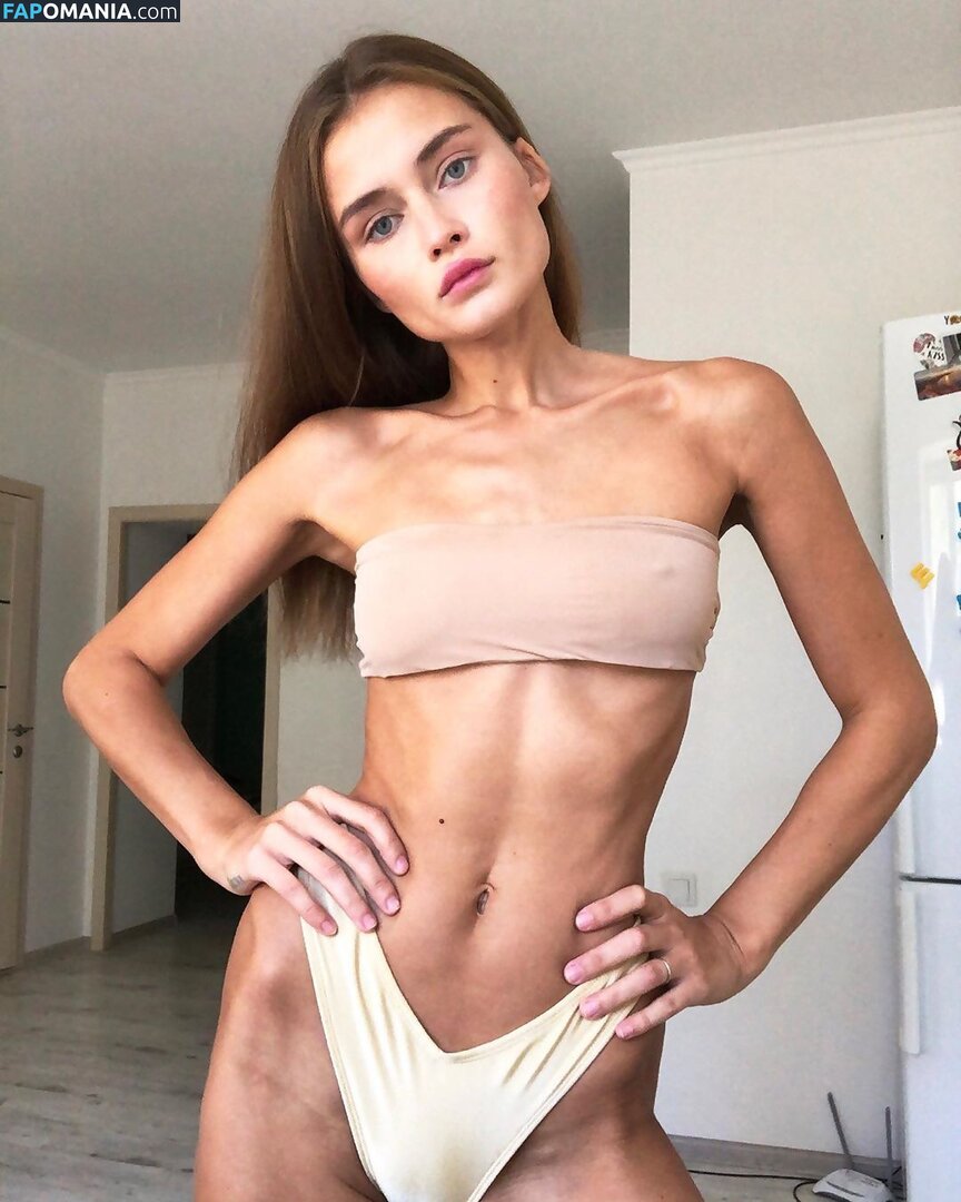 Lola Dikova / loladikovaa Nud OnlyFans  Fotografie scursă #6