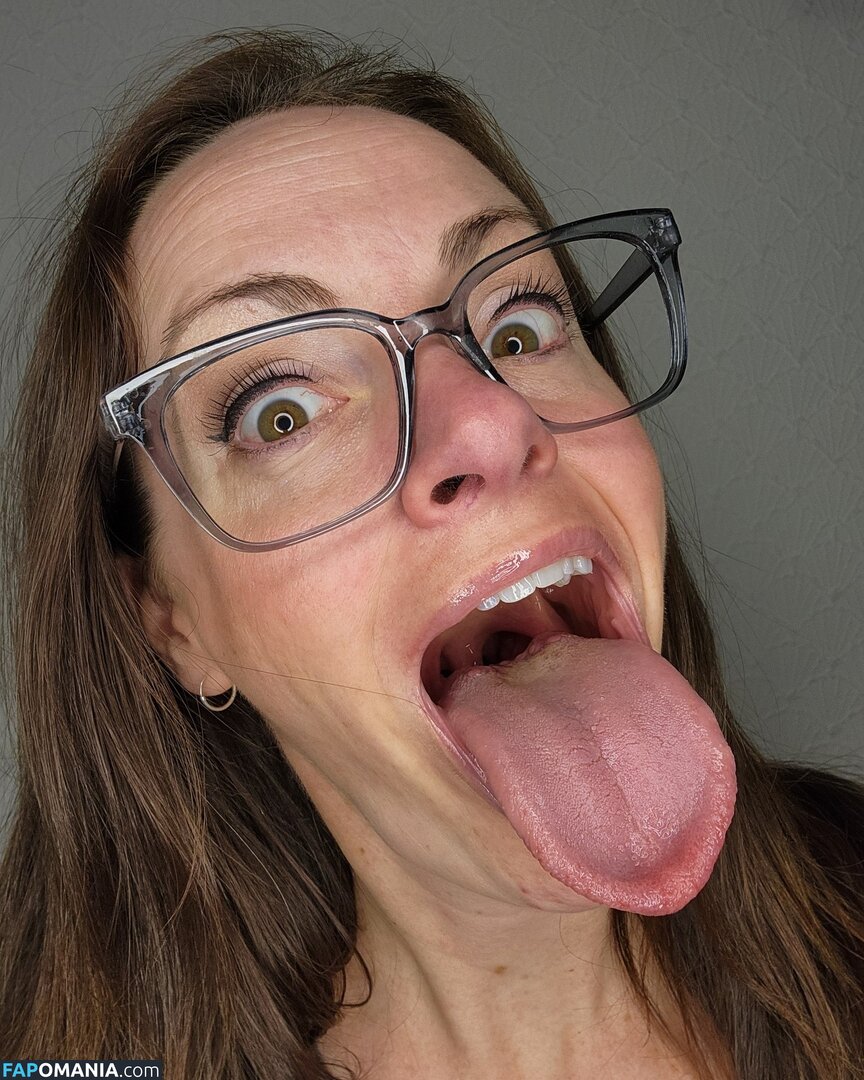 Long Tongue Fetish / _longtonguelewis / diqueentongue / longtonguelewis Nud OnlyFans  Fotografie scursă #312
