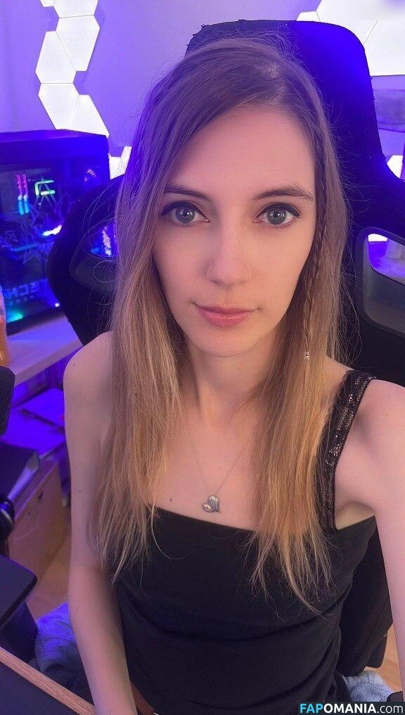 Lory / loorybbyg / vinoogeile Nud OnlyFans  Fotografie scursă #10