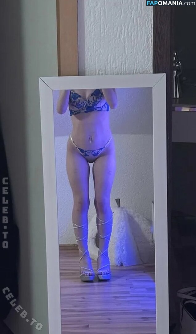 Lucy Müller / https: / luisaahartmann / luisaamachtfaxxen / luisahartmann Nud OnlyFans  Fotografie scursă #6