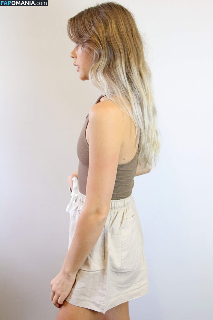 Lucy Sand Nud OnlyFans  Fotografie scursă #1