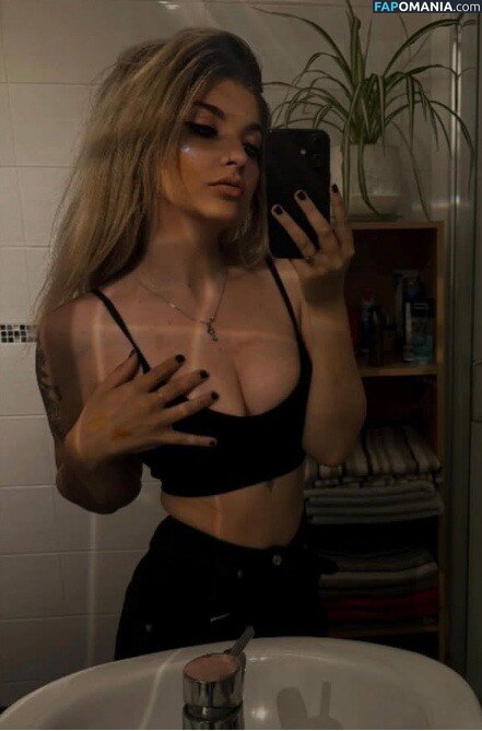 https: / luuucy813 Nud OnlyFans  Fotografie scursă #5