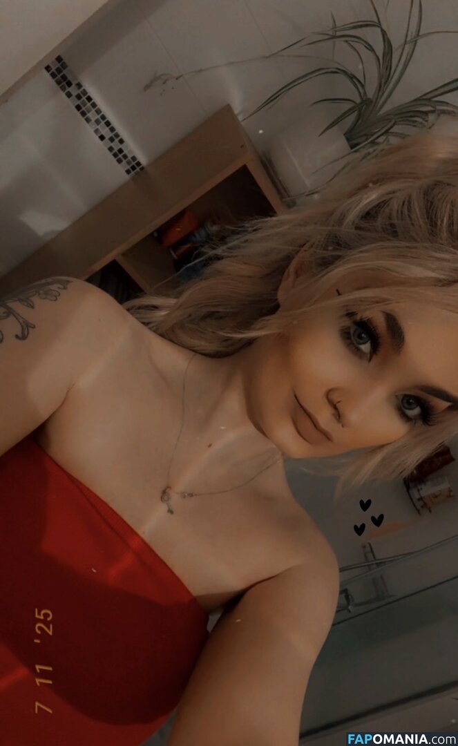 https: / luuucy813 Nud OnlyFans  Fotografie scursă #6
