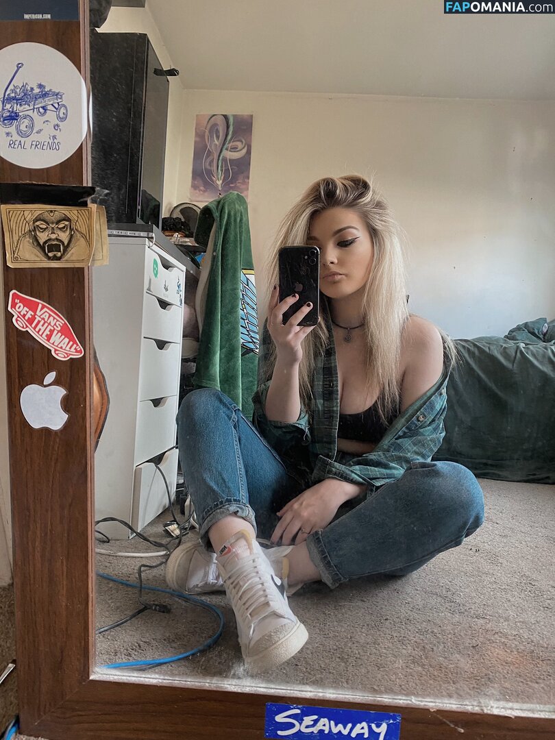 https: / luuucy813 Nud OnlyFans  Fotografie scursă #22