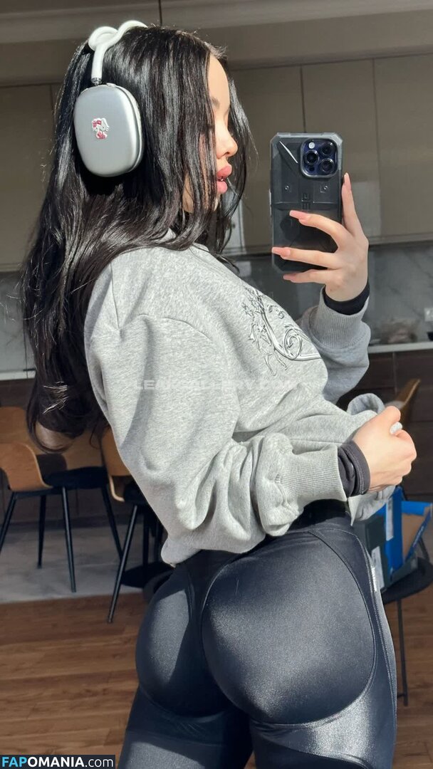 lyna_com2000 Nud OnlyFans  Fotografie scursă #3