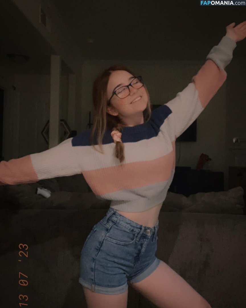 Lyssaurora Nud OnlyFans  Fotografie scursă #24