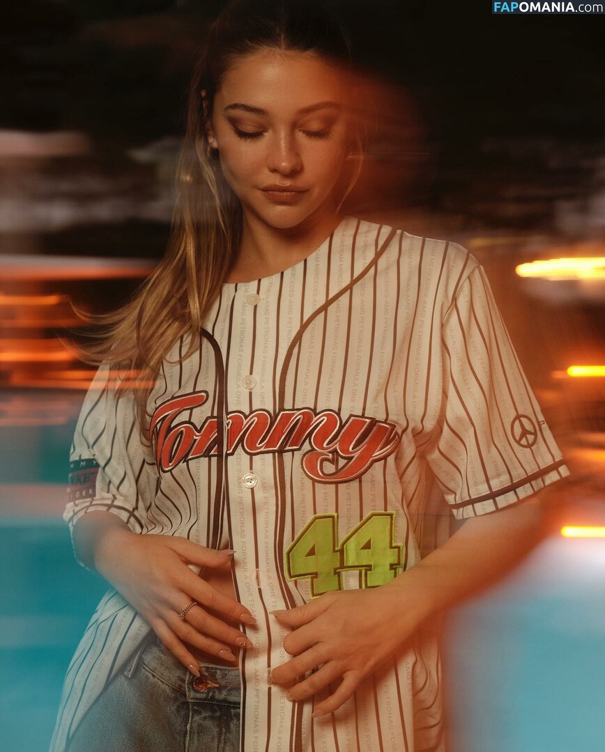 Madelyn Cline / madelyncline Nud OnlyFans  Fotografie scursă #215