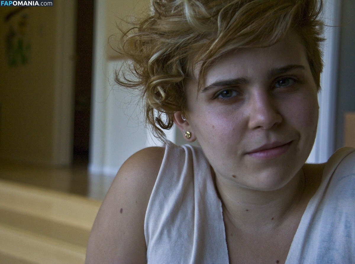Mae Whitman / mistergarf Nud OnlyFans  Fotografie scursă #5