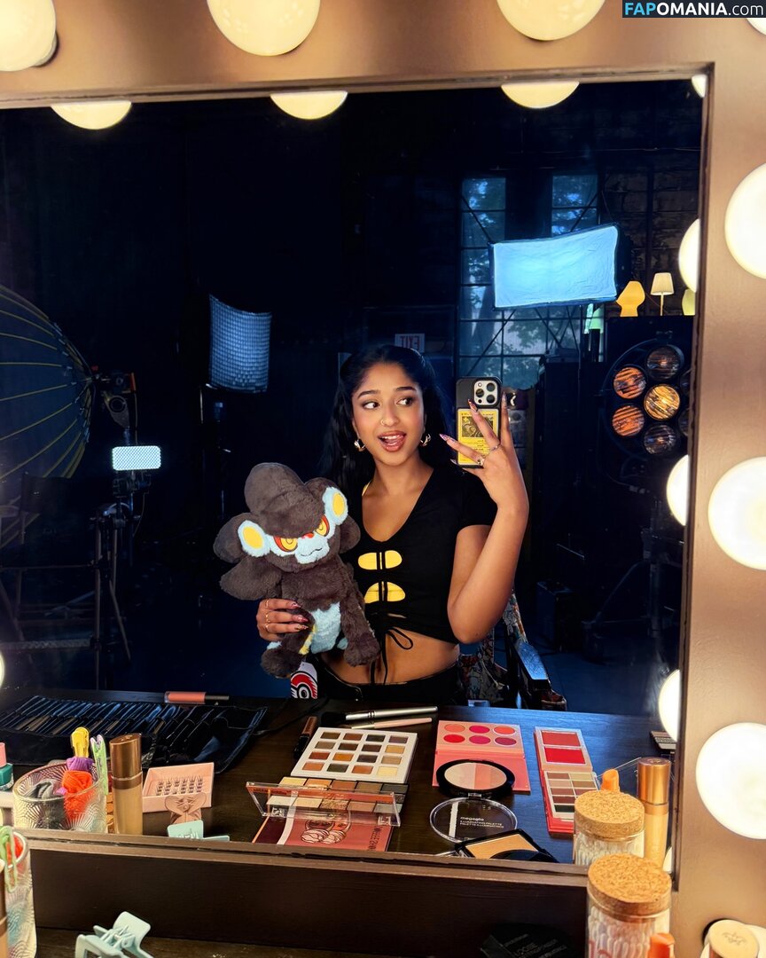 Maitreyi Ramakrishnan / maitreyiramakrishnan / ramakrishnannn Nud OnlyFans  Fotografie scursă #2