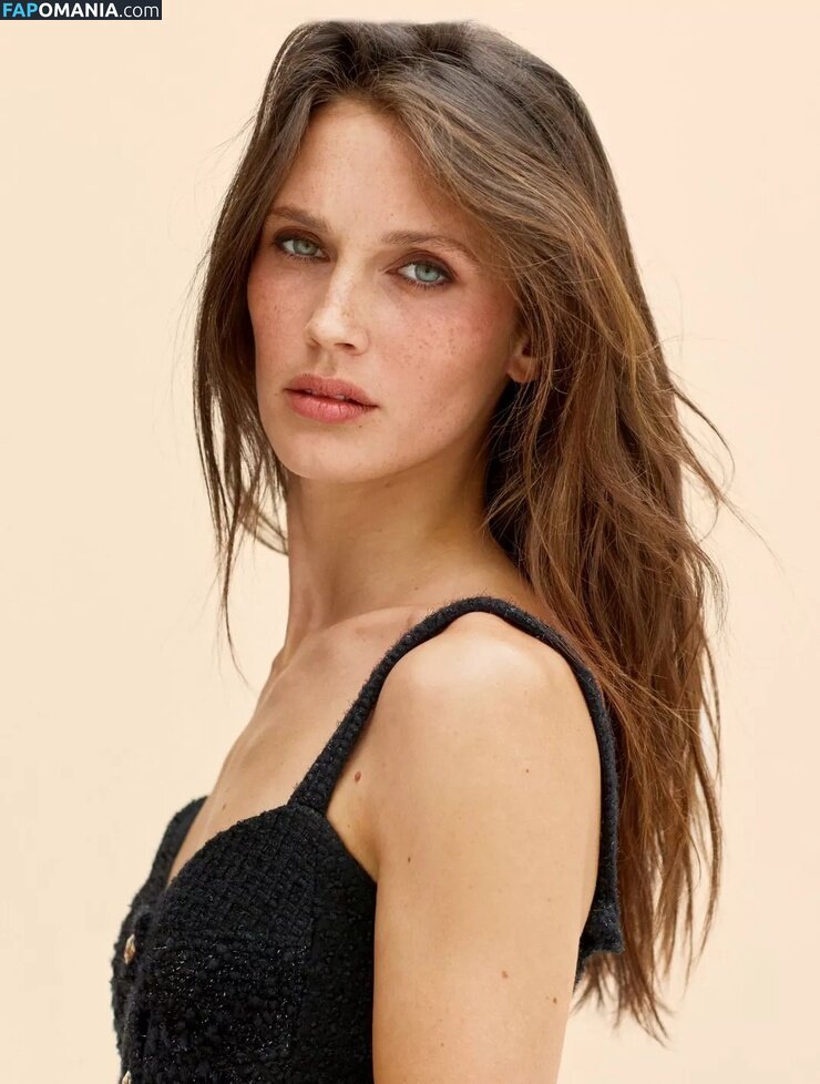 Marine Vacth / https: / marine_vacth / marinvacth Nud OnlyFans  Fotografie scursă #5