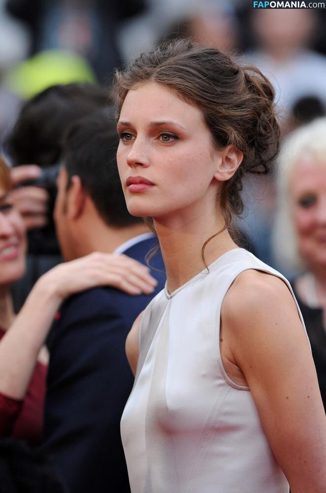 Marine Vacth / https: / marine_vacth / marinvacth Nud OnlyFans  Fotografie scursă #7