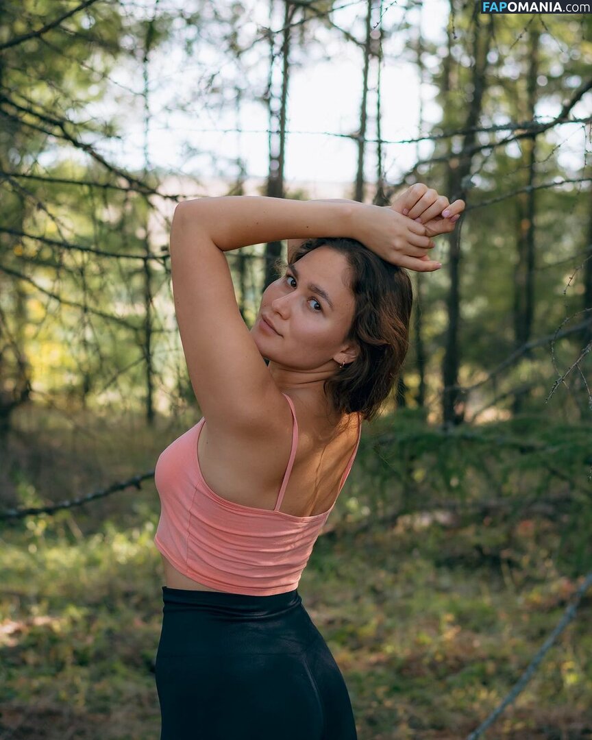 Marusya Shiklina / Marusya outdoors / marusya / marusya.shiklina Nud OnlyFans  Fotografie scursă #29