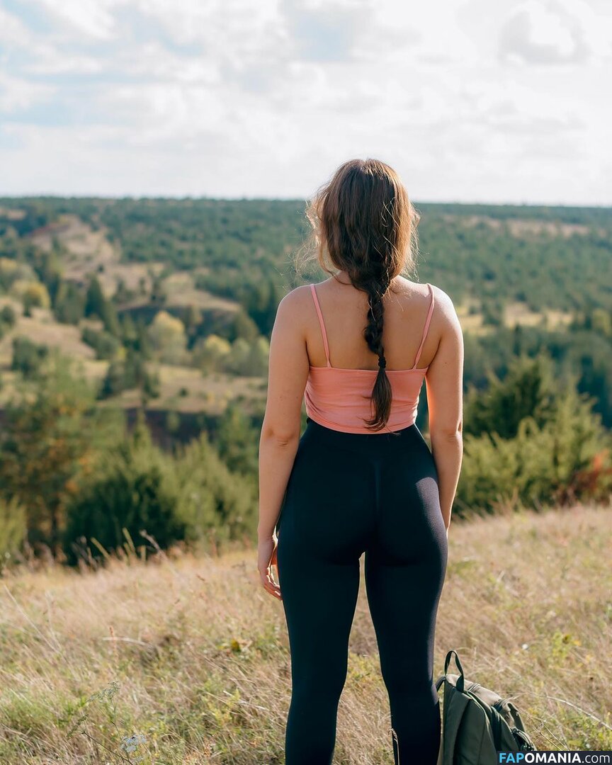 Marusya Shiklina / Marusya outdoors / marusya / marusya.shiklina Nud OnlyFans  Fotografie scursă #33