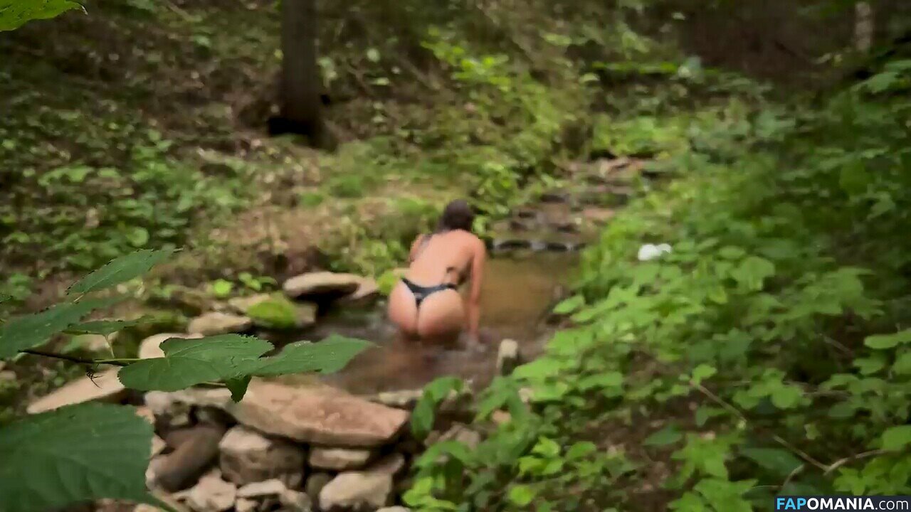 Marusya Shiklina / Marusya outdoors / marusya / marusya.shiklina Nud OnlyFans  Fotografie scursă #37