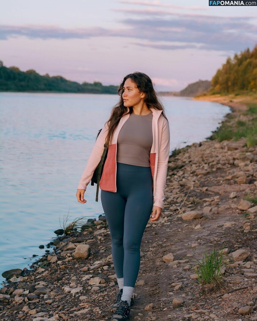 Marusya Shiklina / Marusya outdoors / marusya / marusya.shiklina Nud OnlyFans  Fotografie scursă #68
