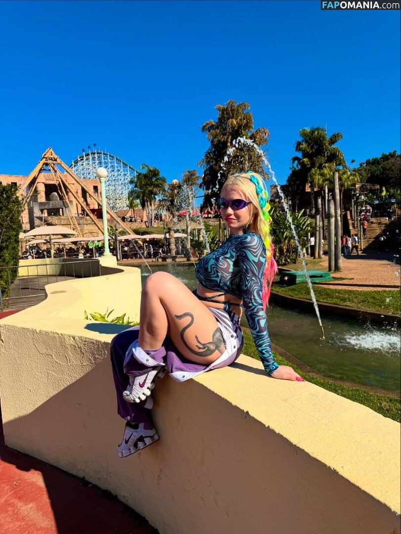 MC Erikah / mcerikah / mcerikahofc Nud OnlyFans  Fotografie scursă #3