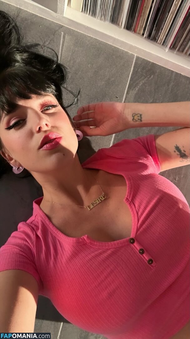 Desire (desire_musicofficial / Megan Louise / desire_musicofficial Nud OnlyFans  Fotografie scursă #3