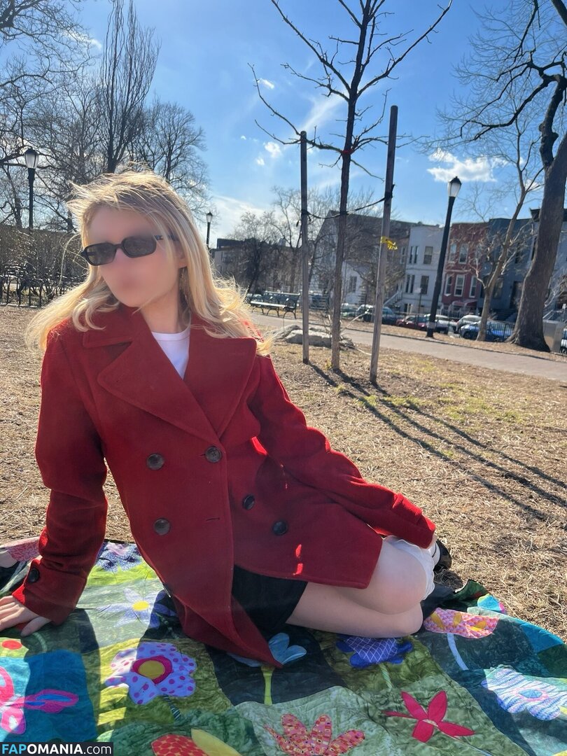 cookiebabigirl / megmaybekinda Nud OnlyFans  Fotografie scursă #13