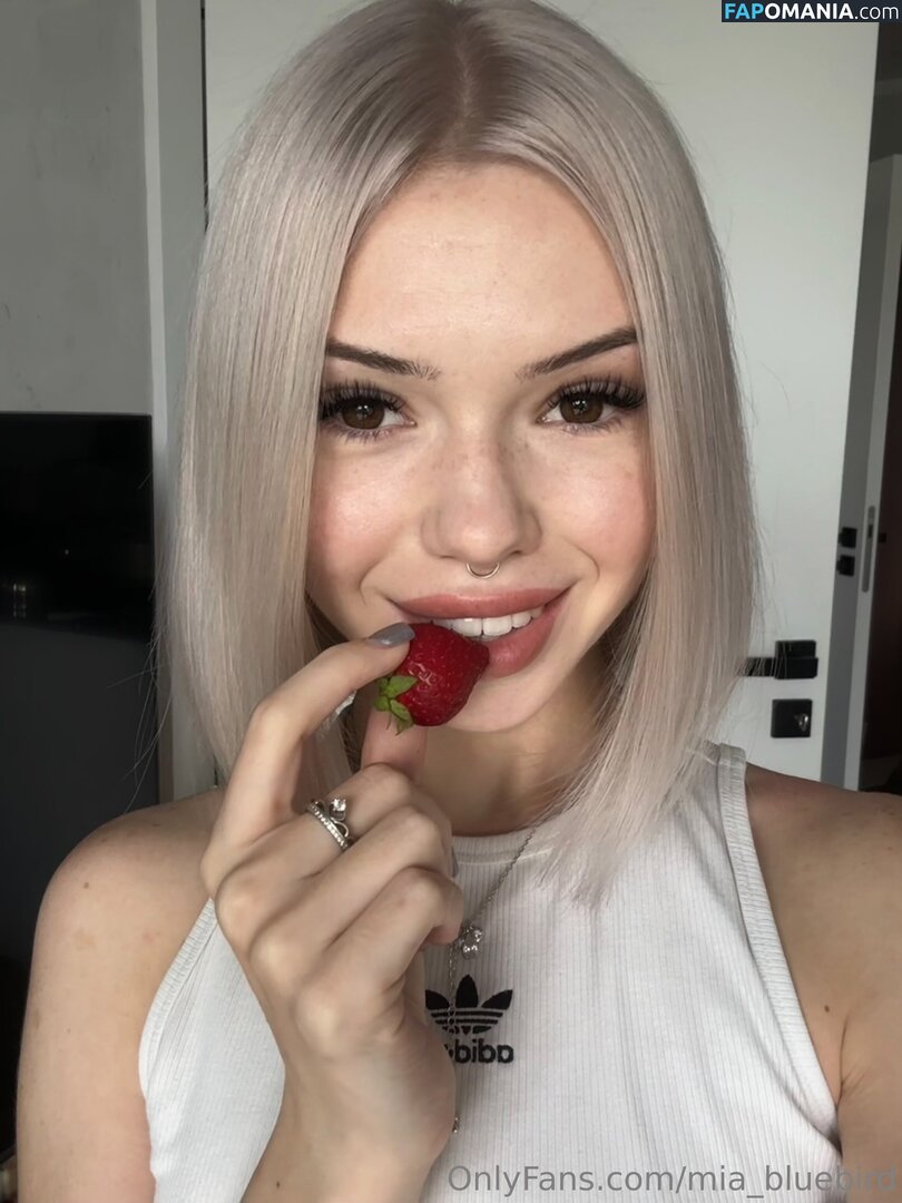 _iam_bluebird_ / mia_bluebird Nud OnlyFans  Fotografie scursă #2