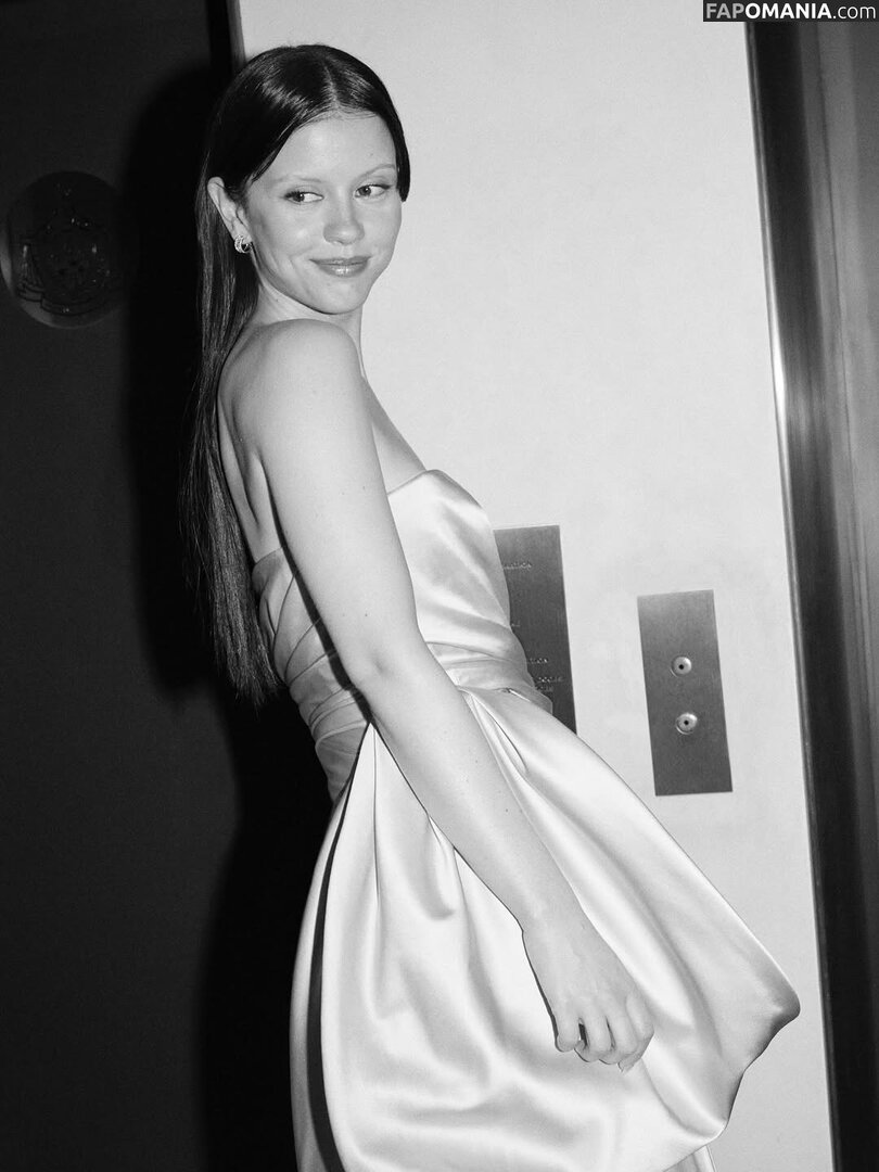 Mia Goth / goth.mia / officalmiagoth Nud OnlyFans  Fotografie scursă #125