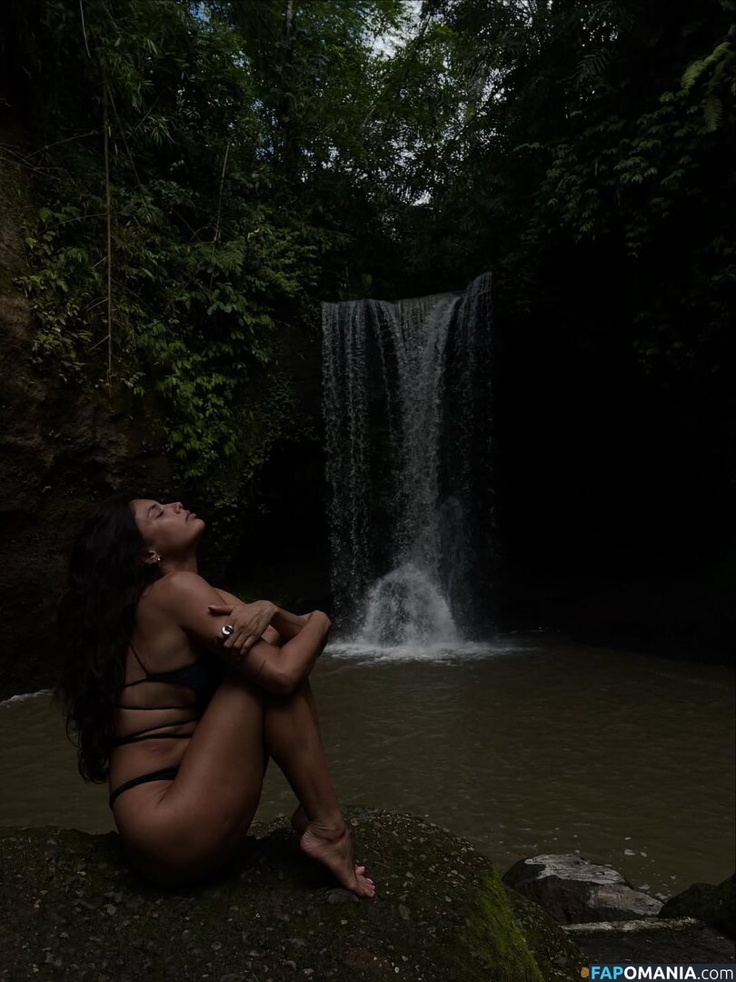 Michelle Andrade / https: / mish_andrade / mishvirmish Nud OnlyFans  Fotografie scursă #7