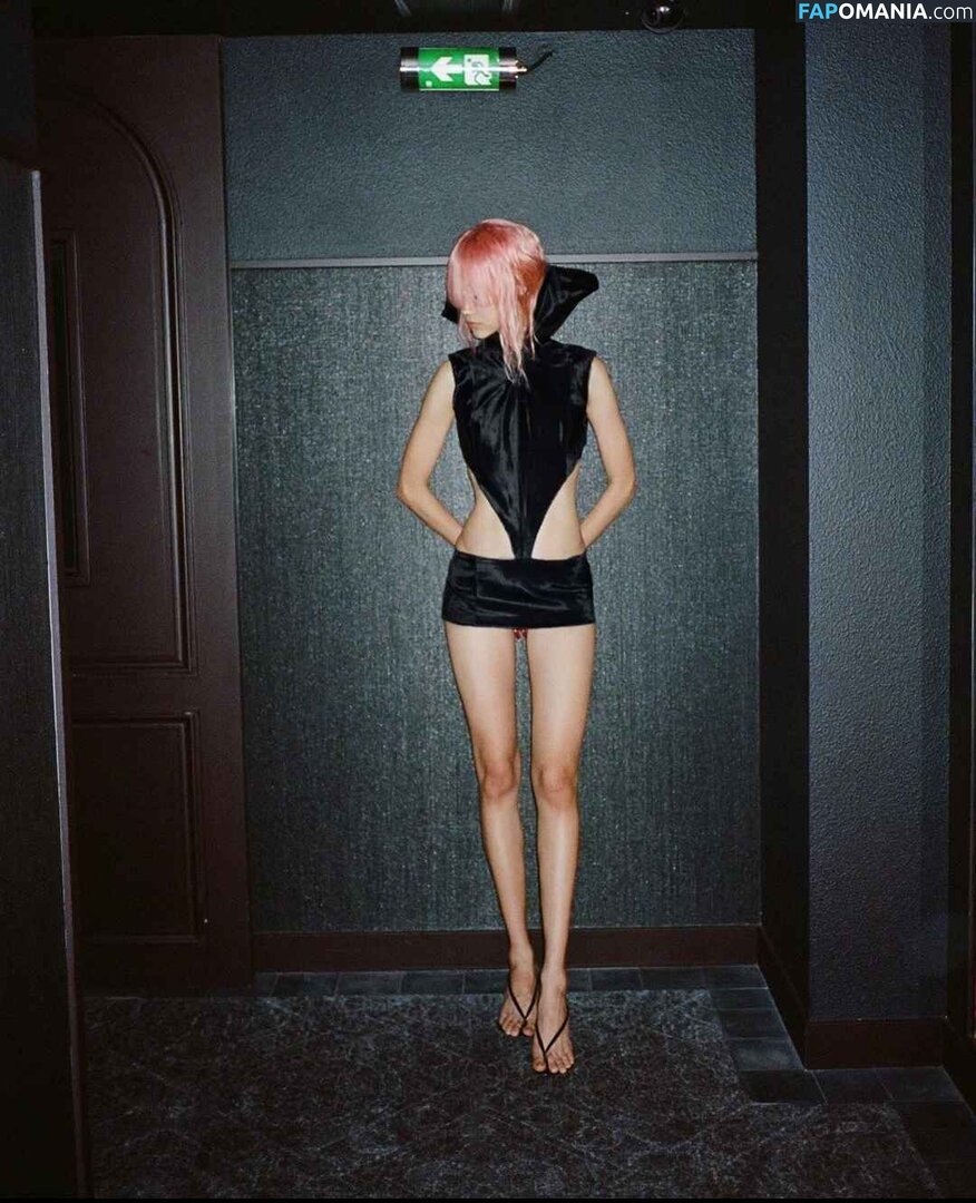 Mika Schneider / mikaschndr Nud OnlyFans  Fotografie scursă #2