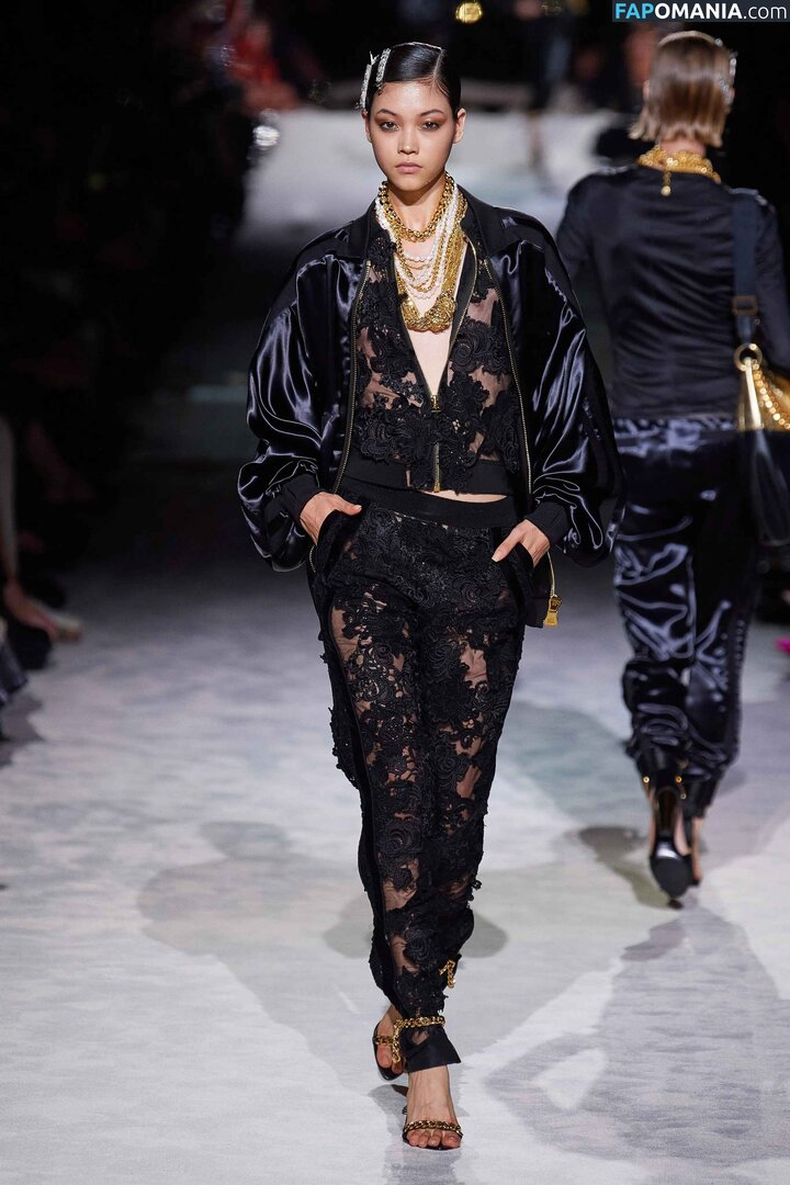 Mika Schneider / mikaschndr Nud OnlyFans  Fotografie scursă #7