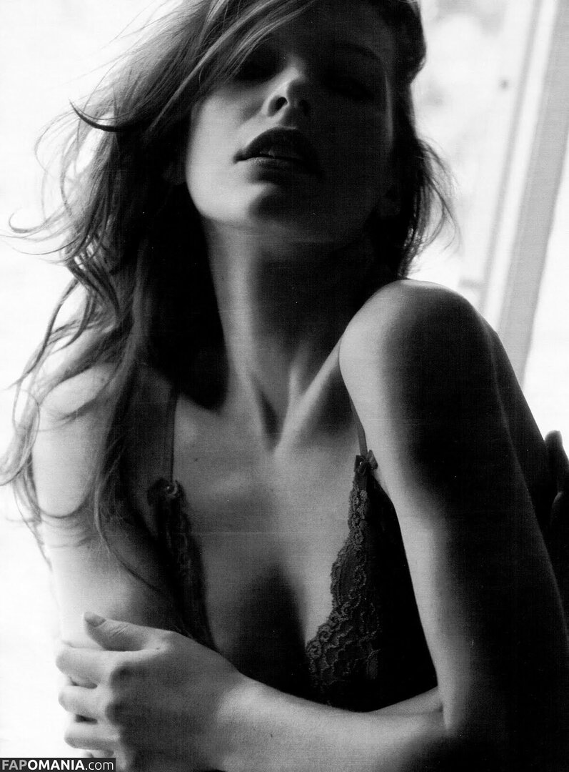 Milla Jovovich / MillaJovovich Nud OnlyFans  Fotografie scursă #325