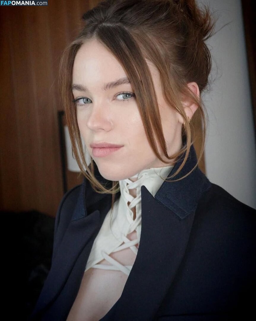 Milly Alcock / https: / millyalcock Nud OnlyFans  Fotografie scursă #313