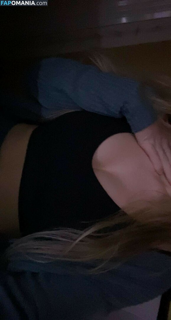 Mira Szalma / https: / mira.004 Nud OnlyFans  Fotografie scursă #4