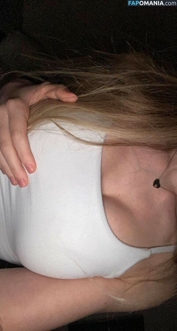 Mira Szalma / https: / mira.004 Nud OnlyFans  Fotografie scursă #8