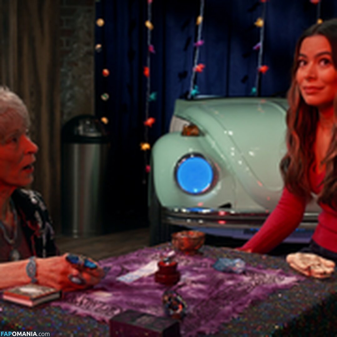 Miranda Cosgrove / MirandaCosgrove / onlyfanssz Nud OnlyFans  Fotografie scursă #159