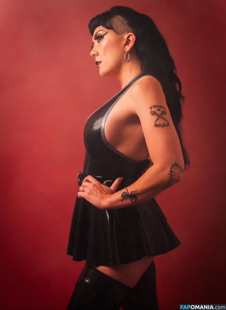 Mistress Poison / MistressPoison2 / MistressPoisonx / https: / iammistresspoison Nud OnlyFans  Fotografie scursă #3