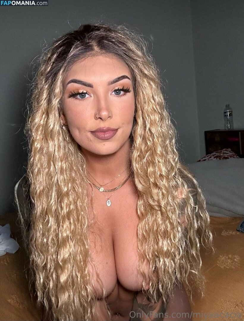 Miya Ulatowski / miyaacacia Nud OnlyFans  Fotografie scursă #39