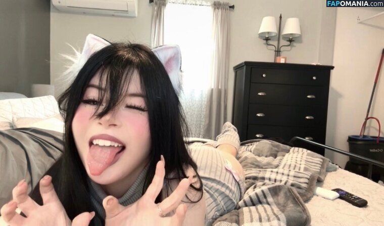 molly.osamu / mollymeowz / mollymew2 Nud OnlyFans  Fotografie scursă #17