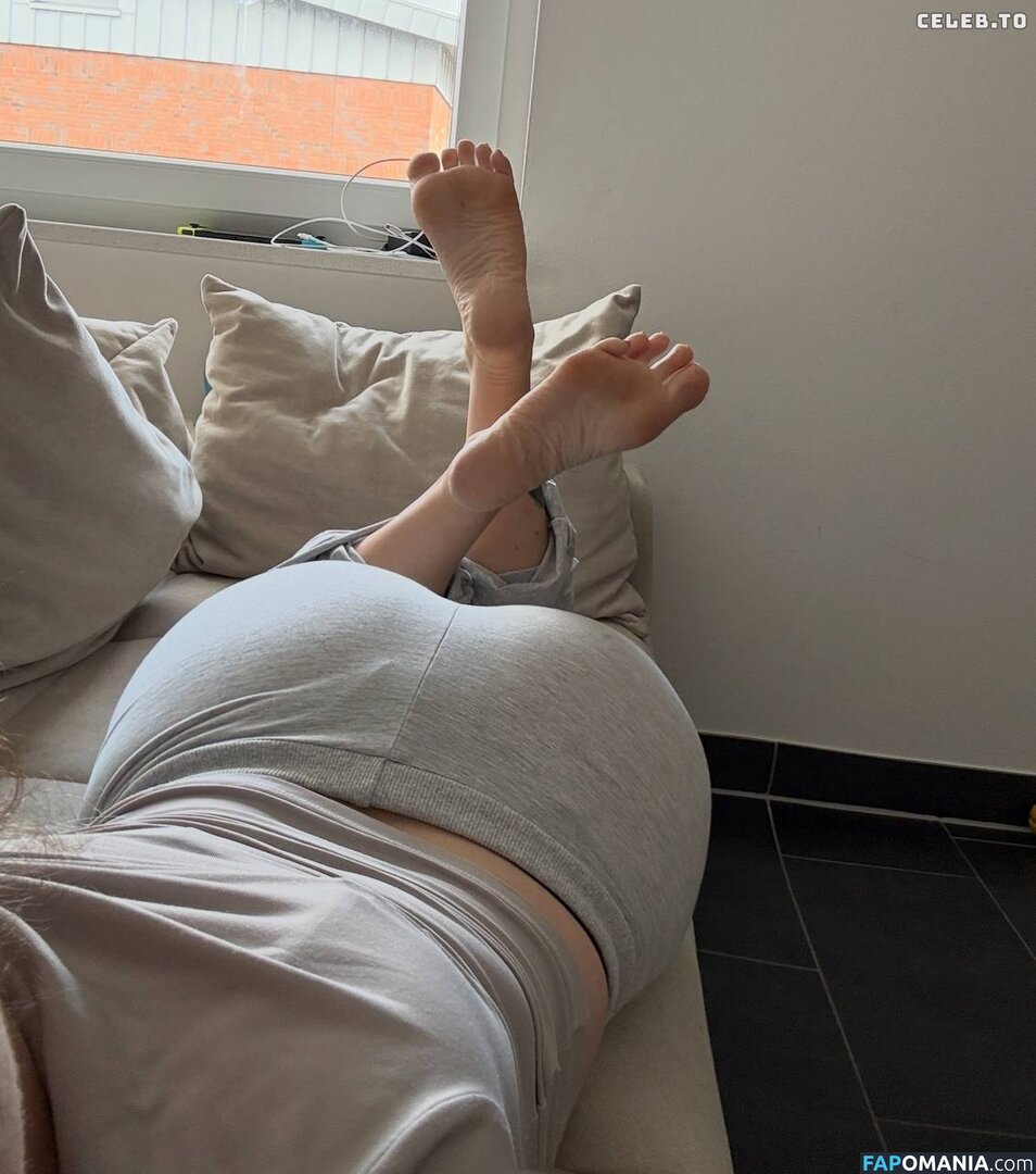 lady.mdk / ladykira / moneydomk Nud OnlyFans  Fotografie scursă #70