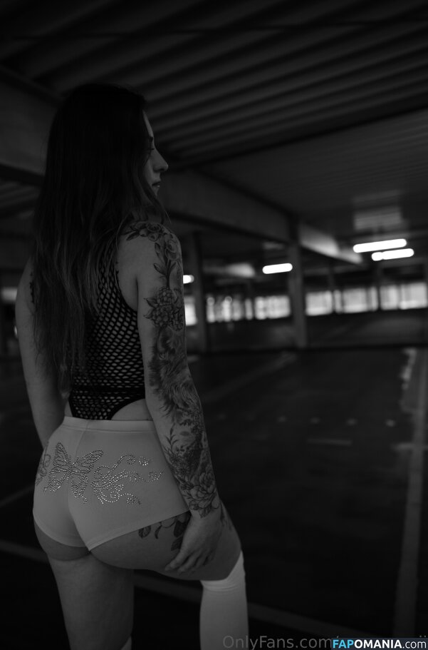 Mommy_Jv / https: / miss_queenii_x3 / mrsqueenii Nud OnlyFans  Fotografie scursă #4