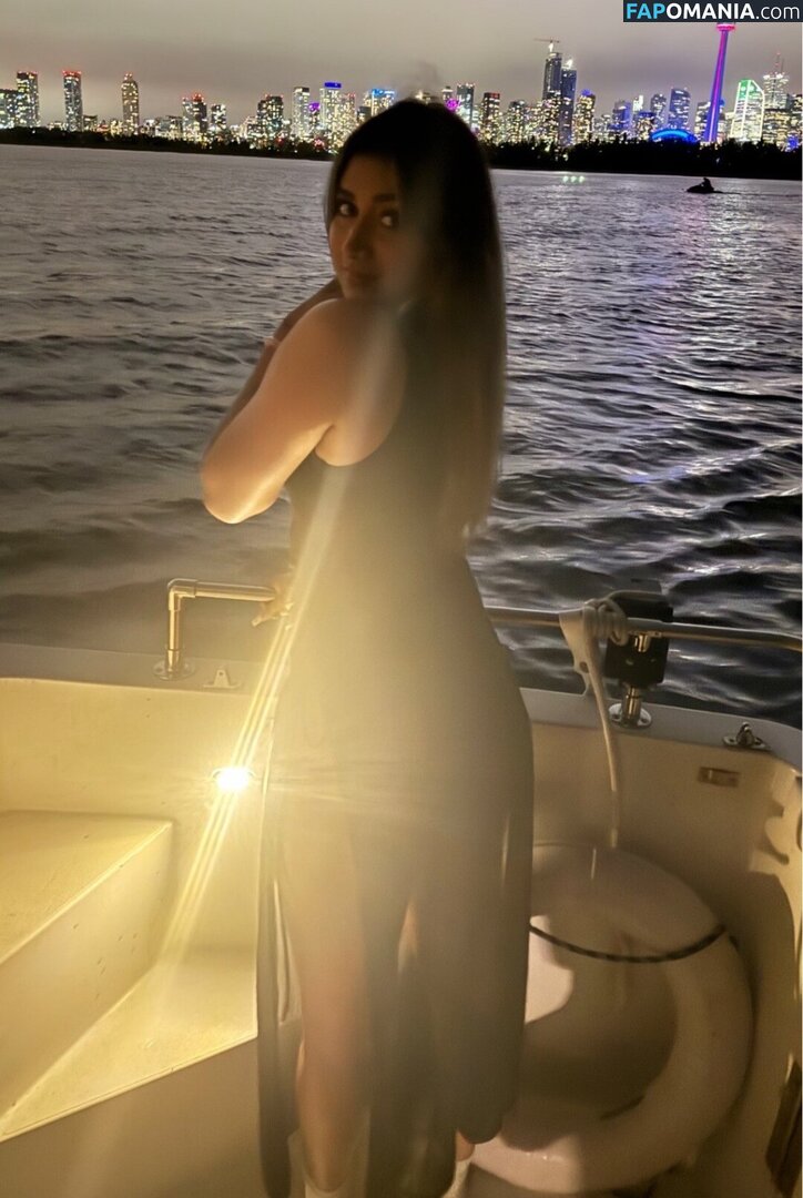 Navpreet Gotara / navpreetg_ Nud OnlyFans  Fotografie scursă #3