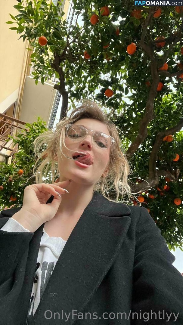 elara_moonq / nightly / nightlyy Nud OnlyFans  Fotografie scursă #102