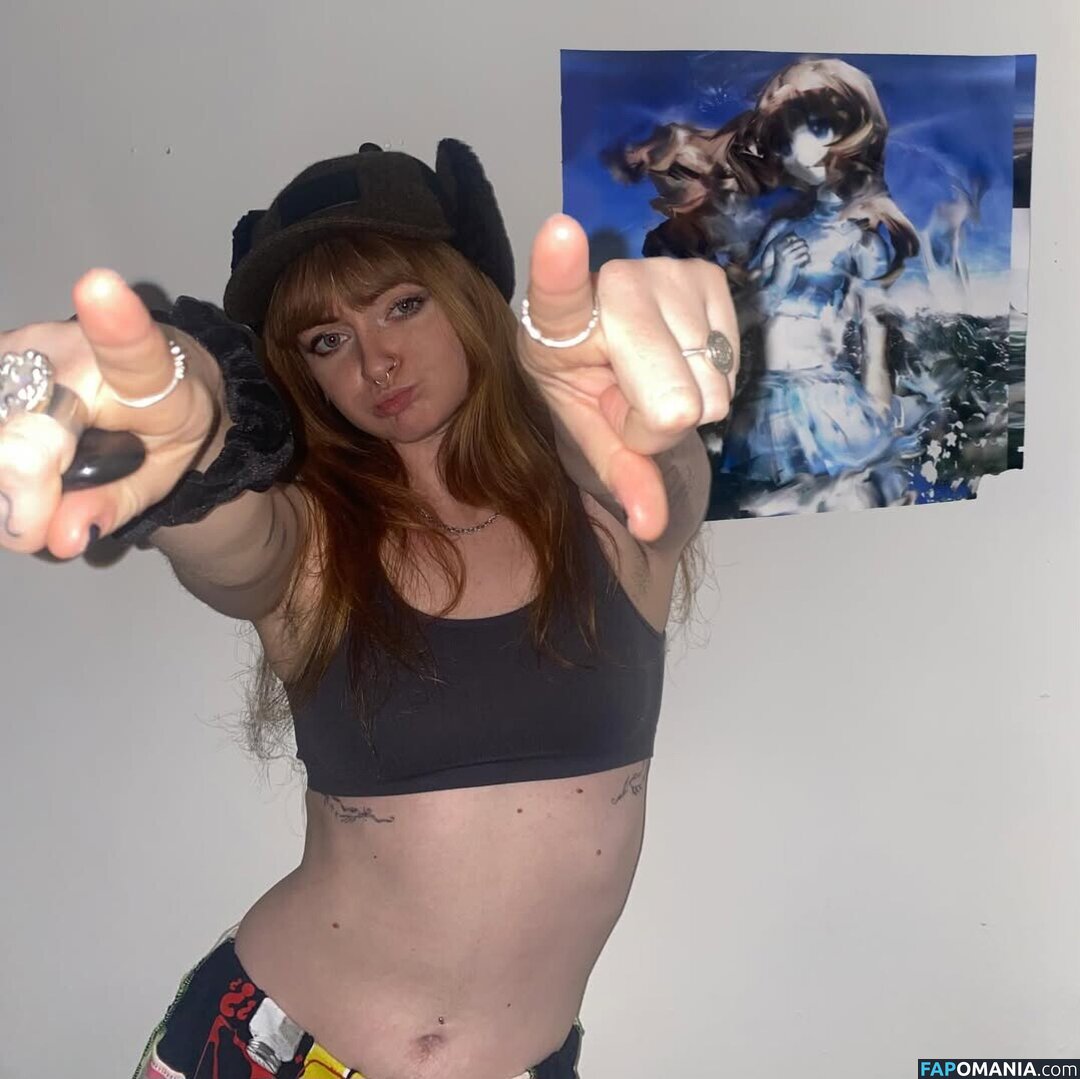 Nina Wilson / Ninajirachi / https: Nud OnlyFans  Fotografie scursă #2